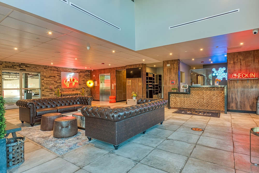 Hotel Lexen Newhall - photo 3