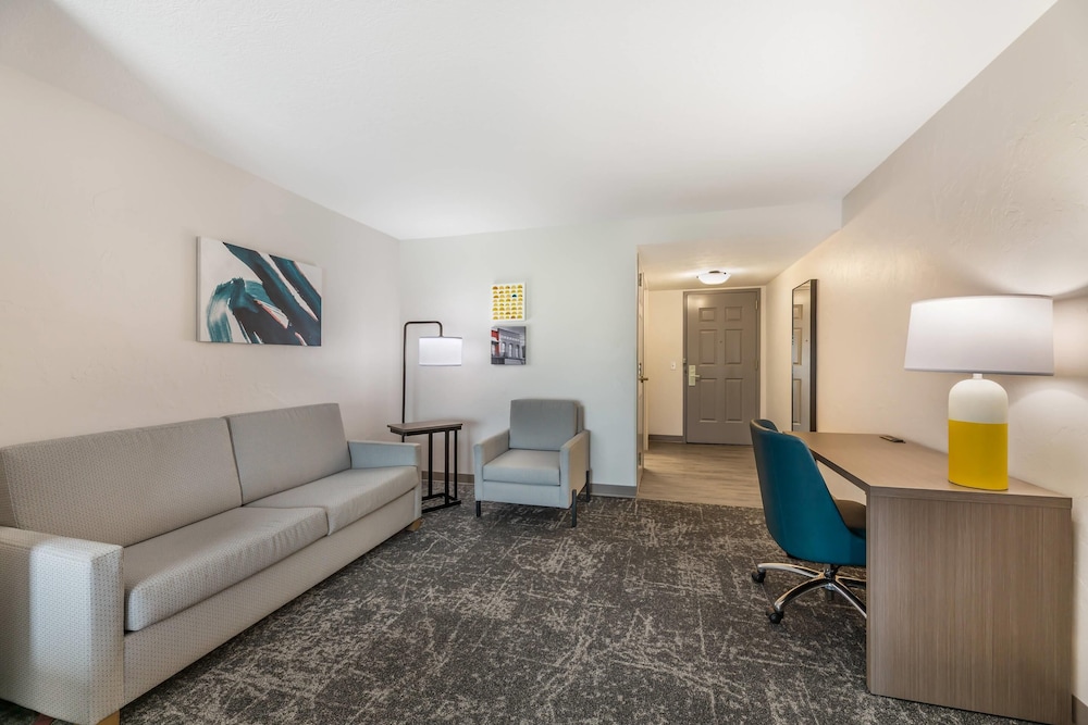 Comfort Inn & Suites Dover - photo 26