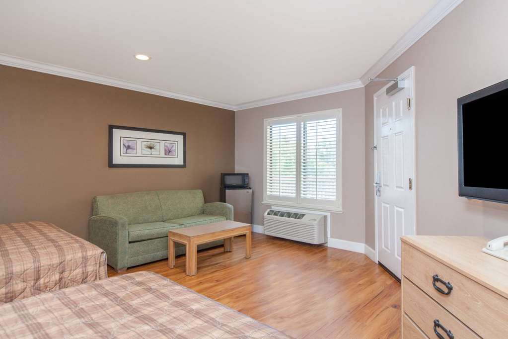 Days Inn by Wyndham San Francisco S Oyster Point Airport - photo 2