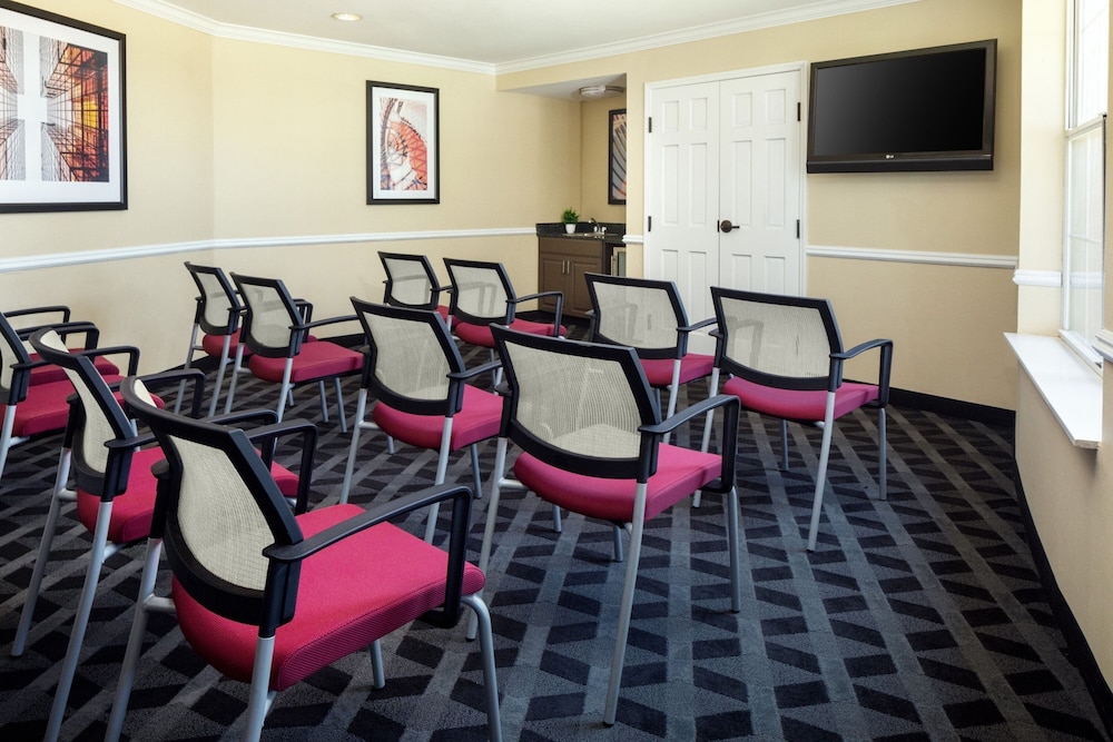 TownePlace Suites by Marriott Springfield - photo 31