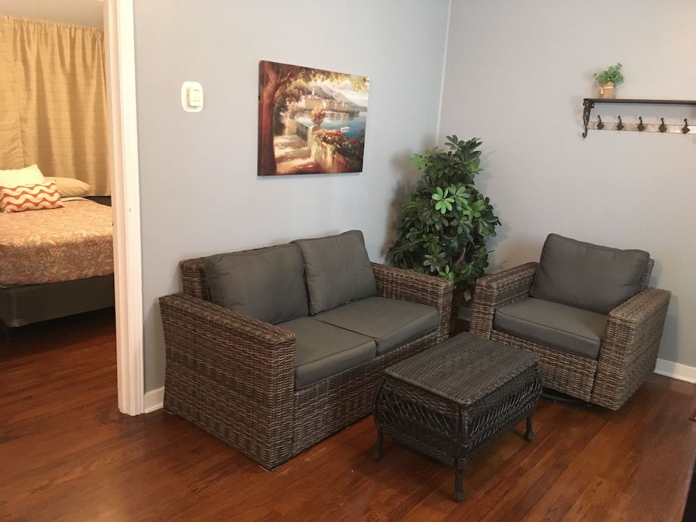 Riverdale Inn - photo 10