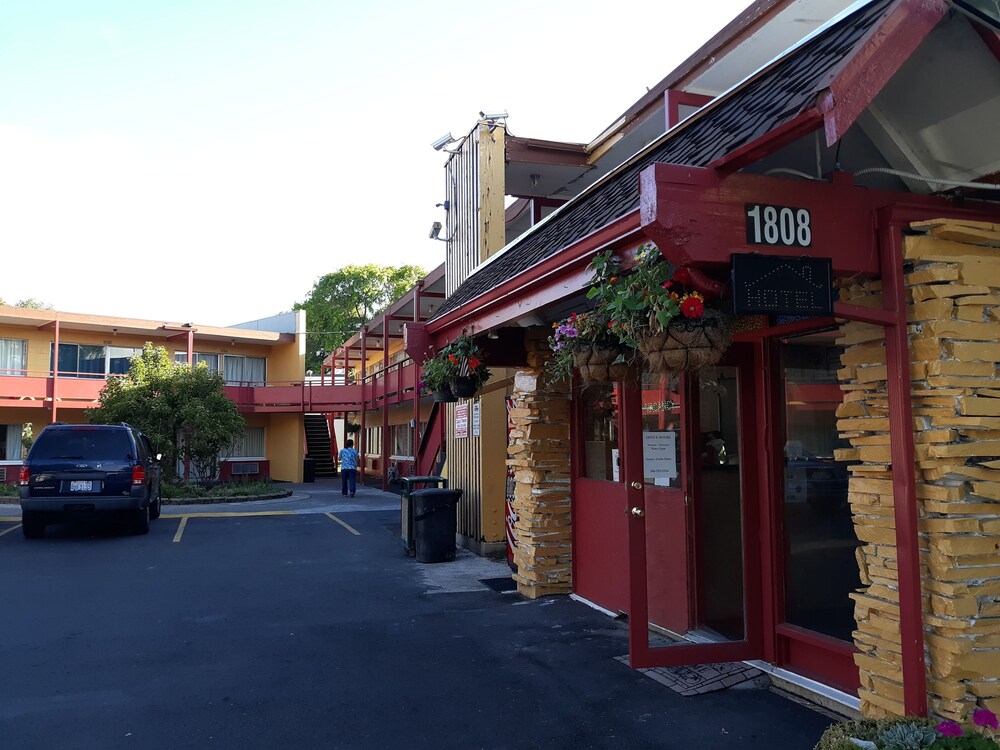 Longview Inn - photo 9