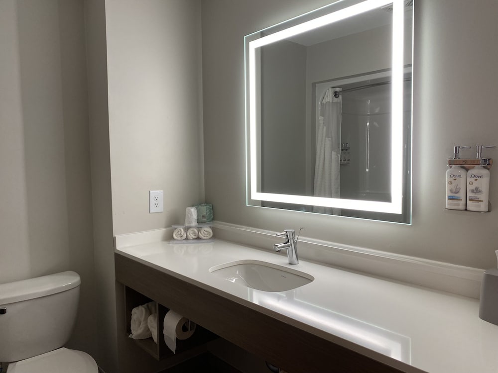 Holiday Inn Express Hotel & Suites Plymouth by IHG - photo 29