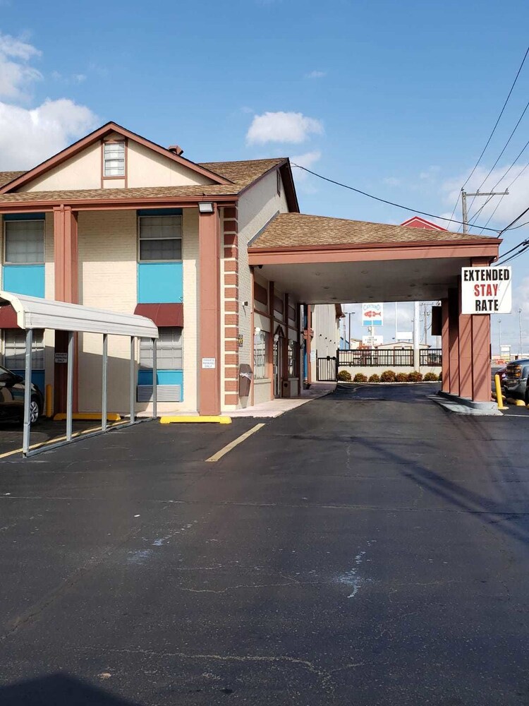 Rest Inn & Suites - photo 2