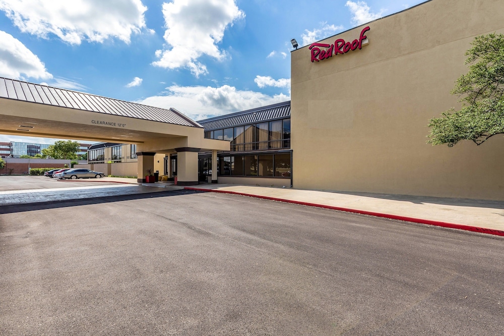 Red Roof Inn Plus & Suites Houston Iah Airport Sw - photo 34