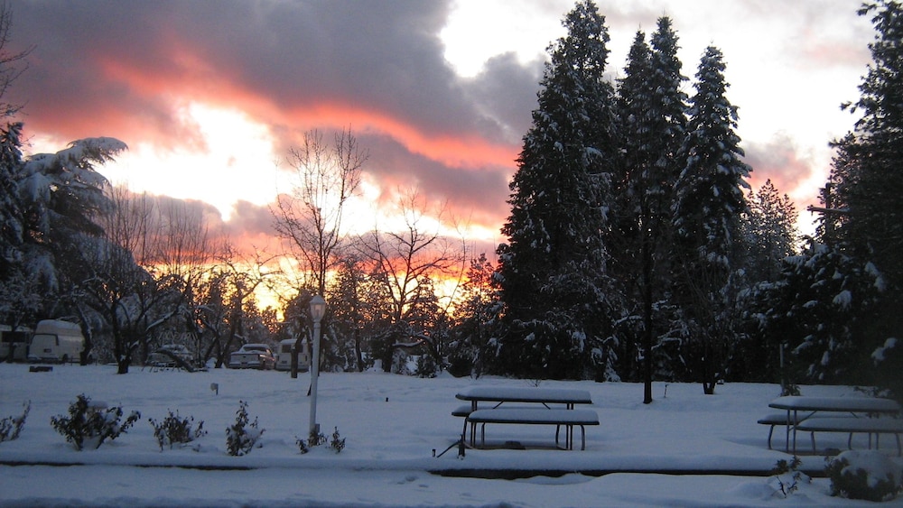 Westhaven Inn Pollock Pines - photo 29