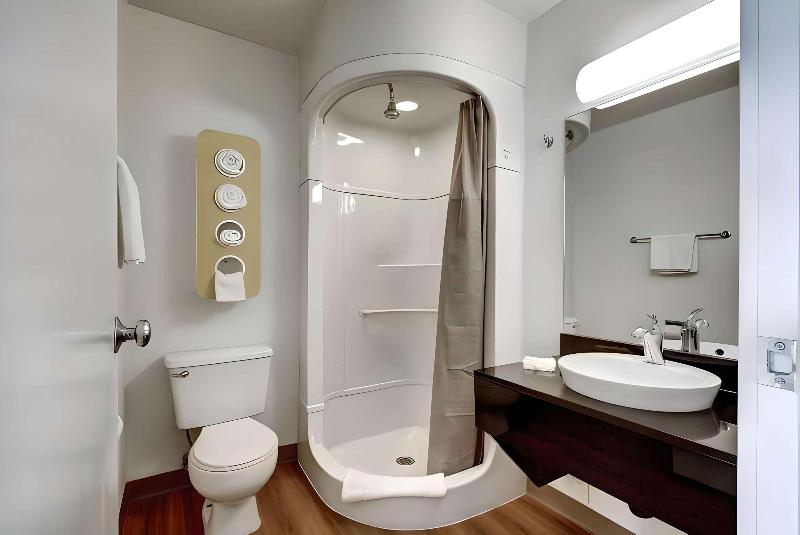Econo Lodge Midvale UT - photo 10