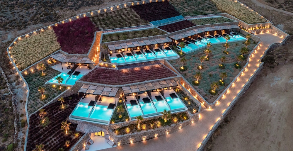 Ftelia Black Villas — 5-Star Luxury Hotel in Mykonos, Greece