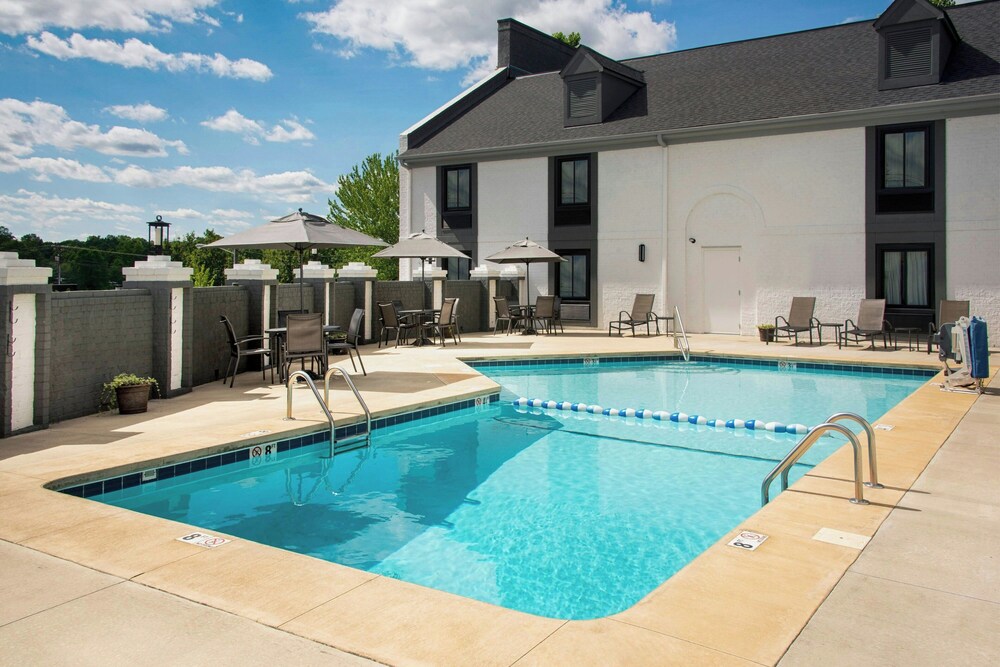 Courtyard by Marriott Winston Salem University - photo 10