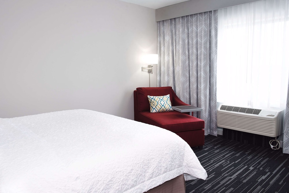Hampton Inn & Suites Des Moines Urbandale - photo 22
