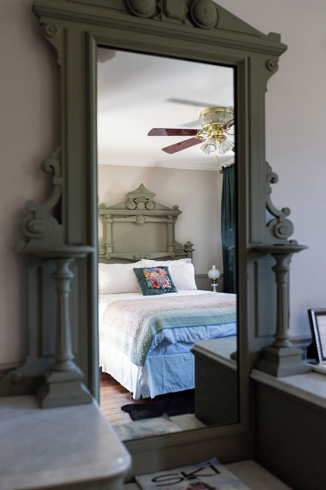 The Dutch Flat Hotel - featured photo