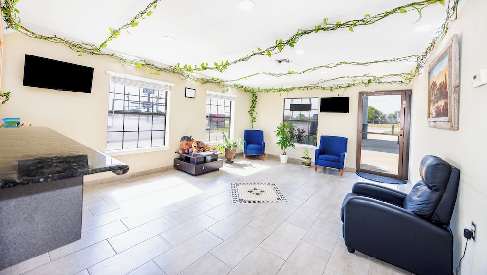 Executive Inn of Hondo - photo 3