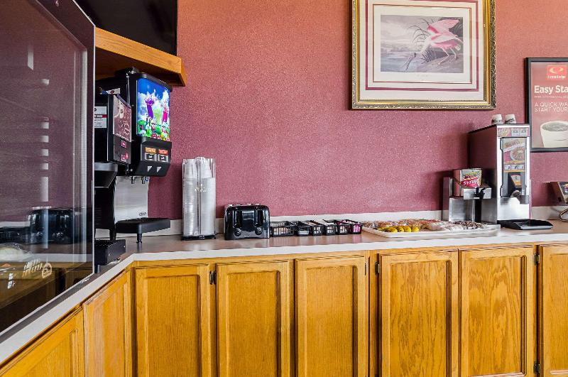 Econo Lodge Wakeeney - photo 30