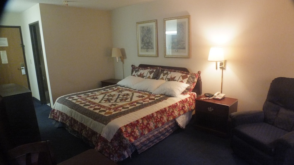 Quality Express Inn & Suites - photo 13