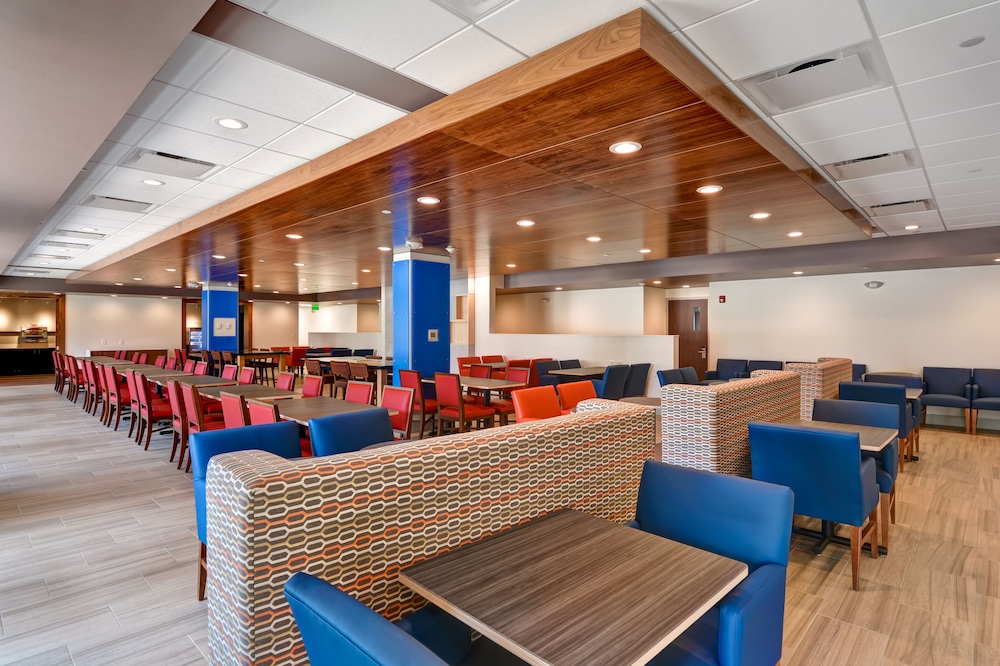 Holiday Inn Express Boston by IHG - photo 61