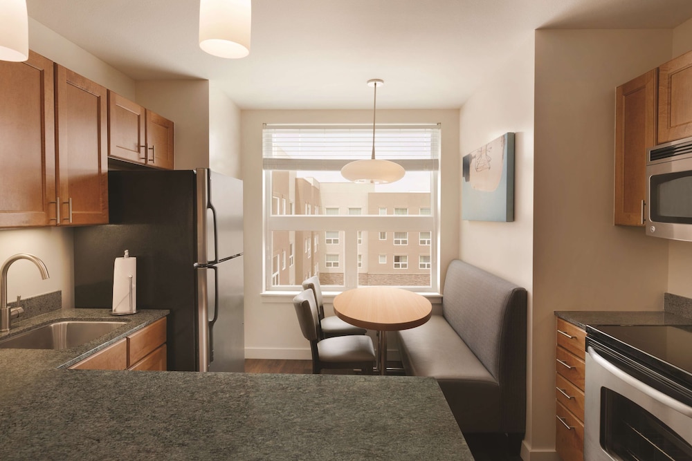 Hyatt House Denver Airport - photo 10