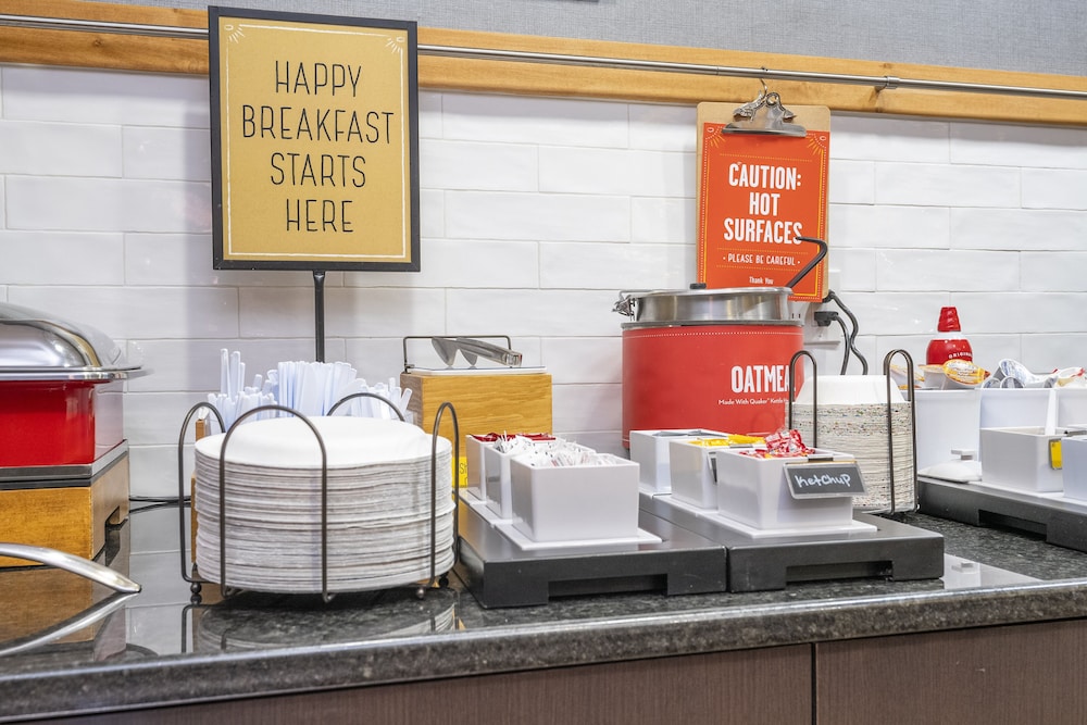 Hampton Inn Spring Hill - photo 56
