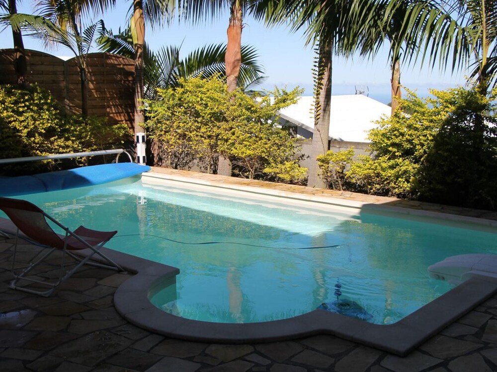 Villa charmante à Le Tampon Piscine — 4-Star Luxury Hotel in Le Tampon, Réunion