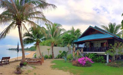 Three rare & private front beach villas — 4-Star Luxury Hotel in Ko Pha Ngan, Thailand