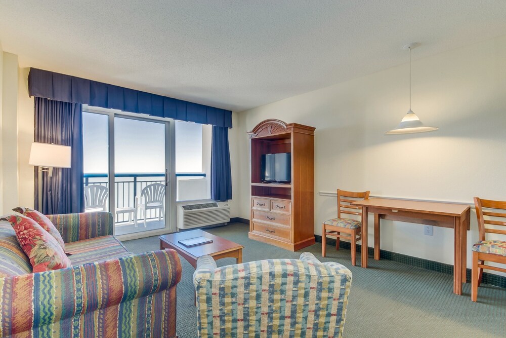 Boardwalk Resort by Hosteeva - photo 51