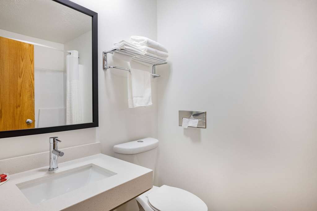 Super 8 by Wyndham Duluth - photo 19