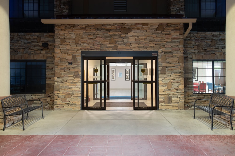 Holiday Inn Express Hotel & Suites Longmont by IHG - photo 47