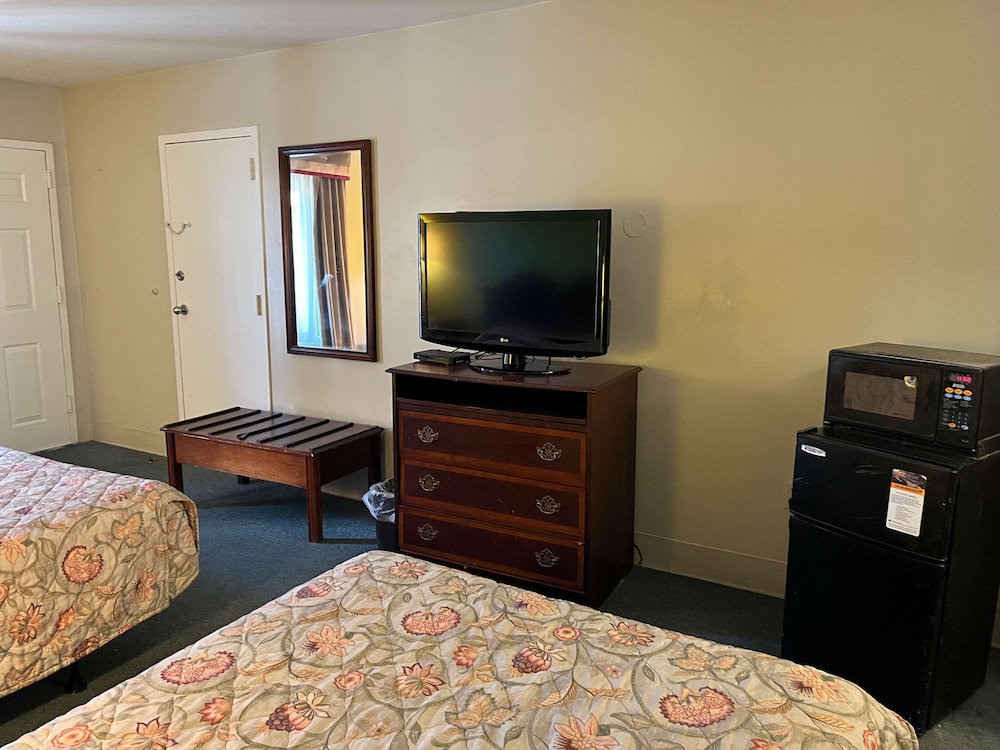 Motel 6 Bracey VA I 85 - photo 14