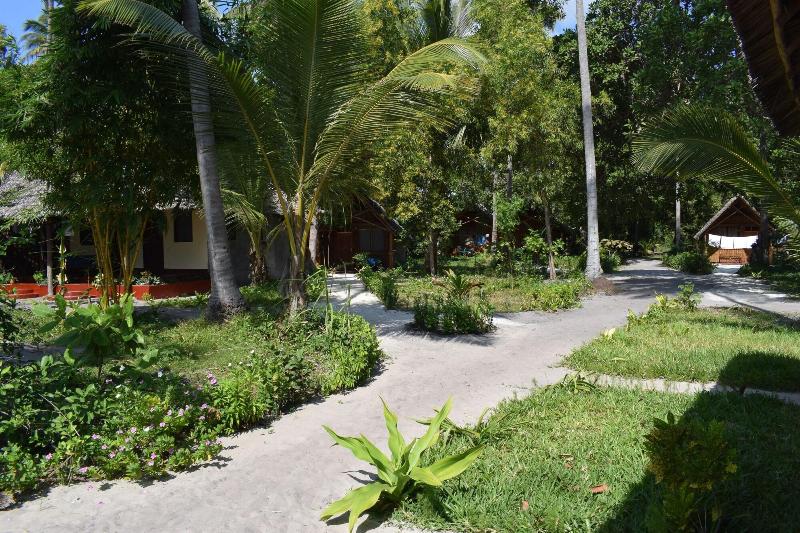 Juani Beach Bungalows — Kilindoni — photo 3