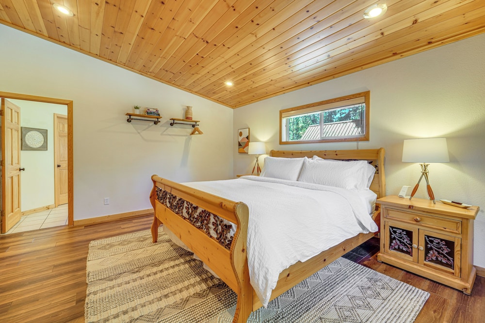 Sunny Cabin: 1 Mi to Tahoe Donner Resort - photo 11