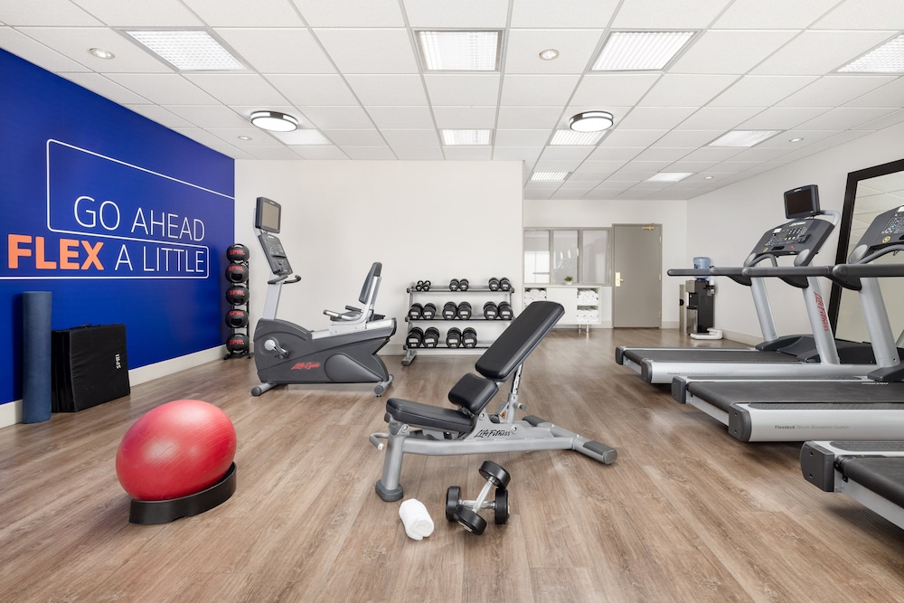 Holiday Inn Express Las Vegas South - photo 20