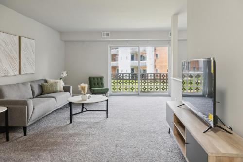 Historic Charm Meets Modern Comfort The Chateau — 4-Star Luxury Hotel in Wilmington, United States