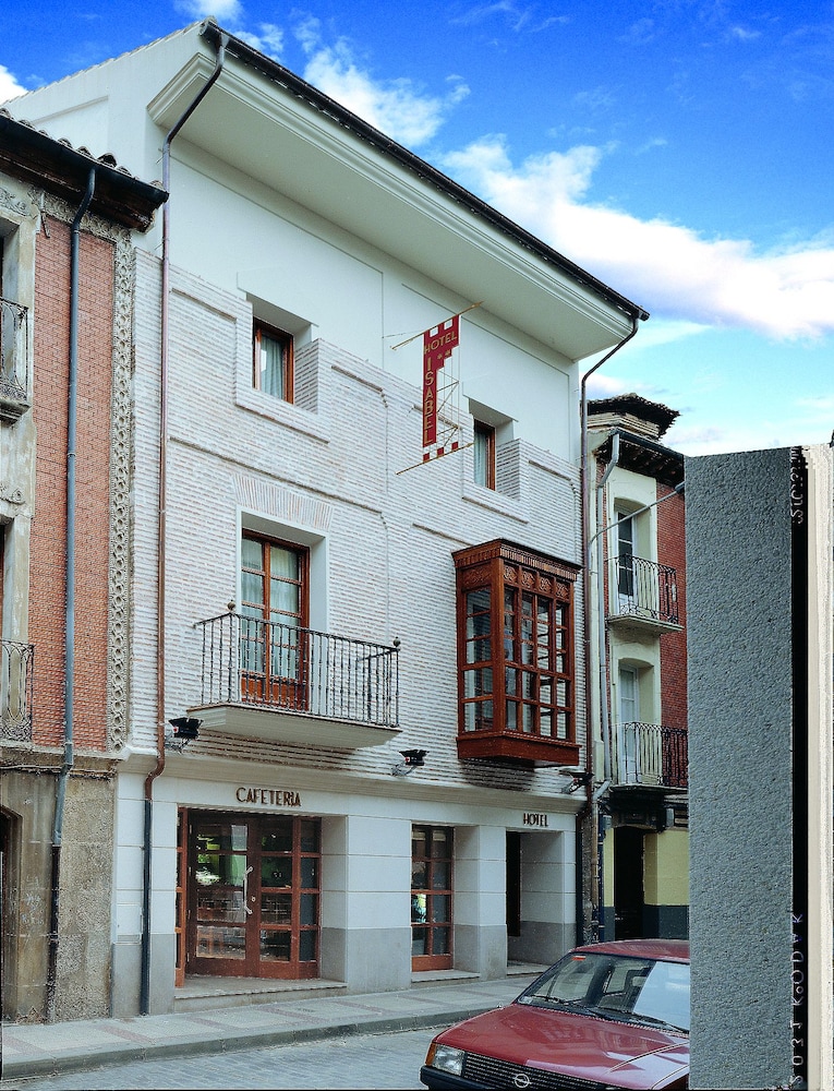 Hotel Isabel - carbon neutral hotel in Briviesca