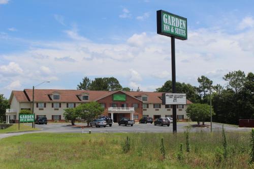 Garden Inn Fitzgerald - photo 8
