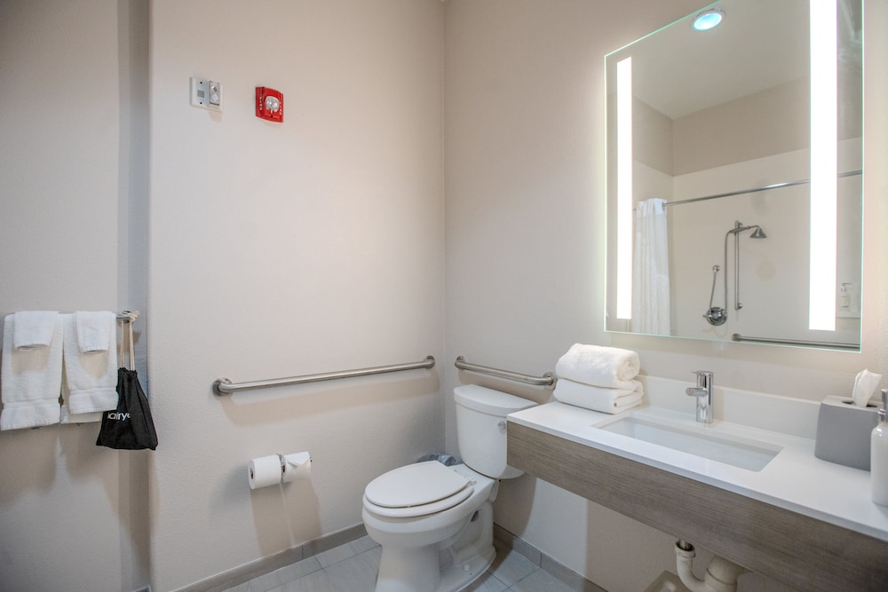 Holiday Inn Express Cleveland by IHG - photo 25