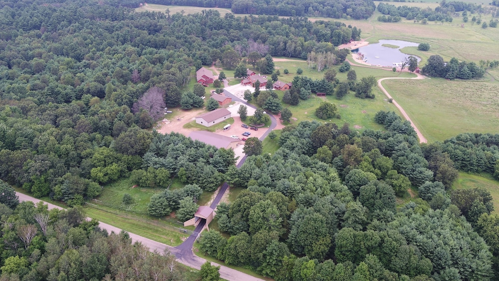 Edenwood Ranch Private SQ MILE — 4-Star Luxury Hotel in Wautoma, United States