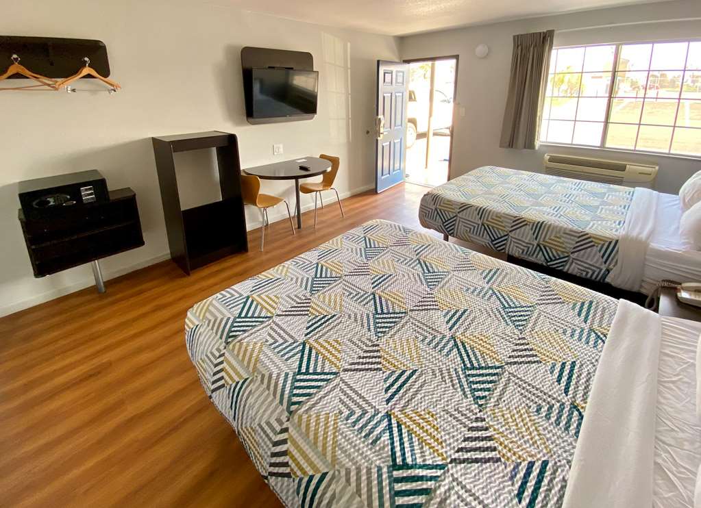 Motel 6 Delano CA - photo 16