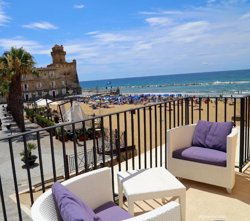 Palazzo Iaquinto — 4-Star Luxury Hotel in Santa Maria, Italy