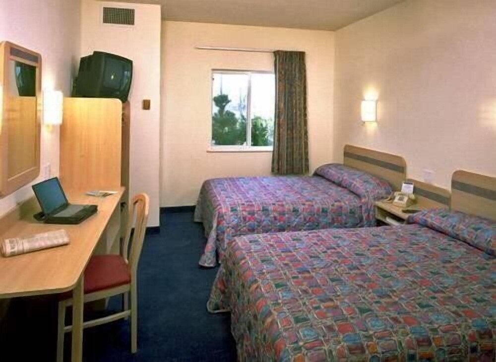 Rodeway Inn Hays KS - photo 5