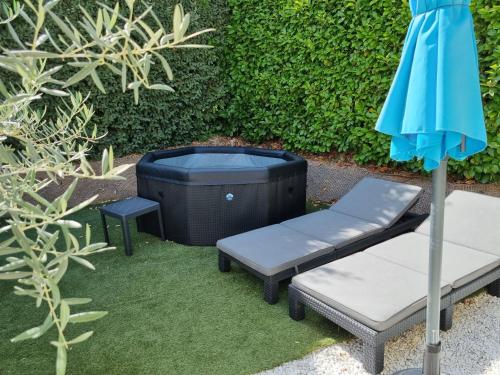 Petit Nid Douillet En Luberon Avec SPA — hotel in Ansouis