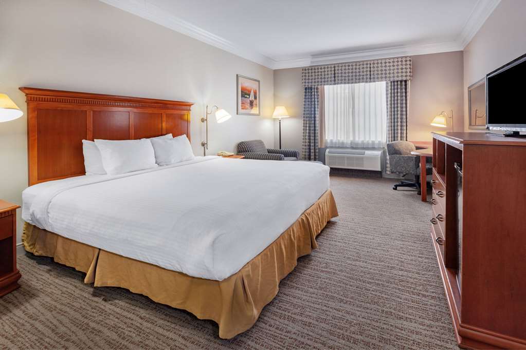 Days Inn by Wyndham Altavista - photo 24