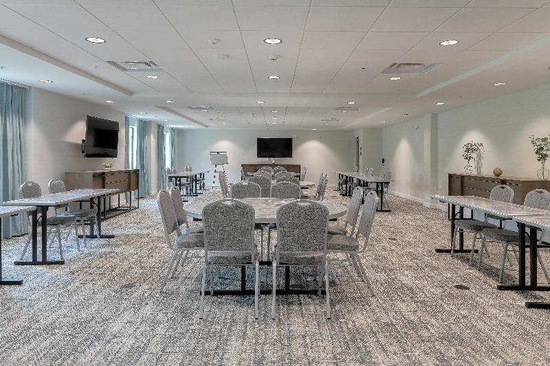 Staybridge Suites Pigeon Forge Smoky Mtns by IHG - photo 109