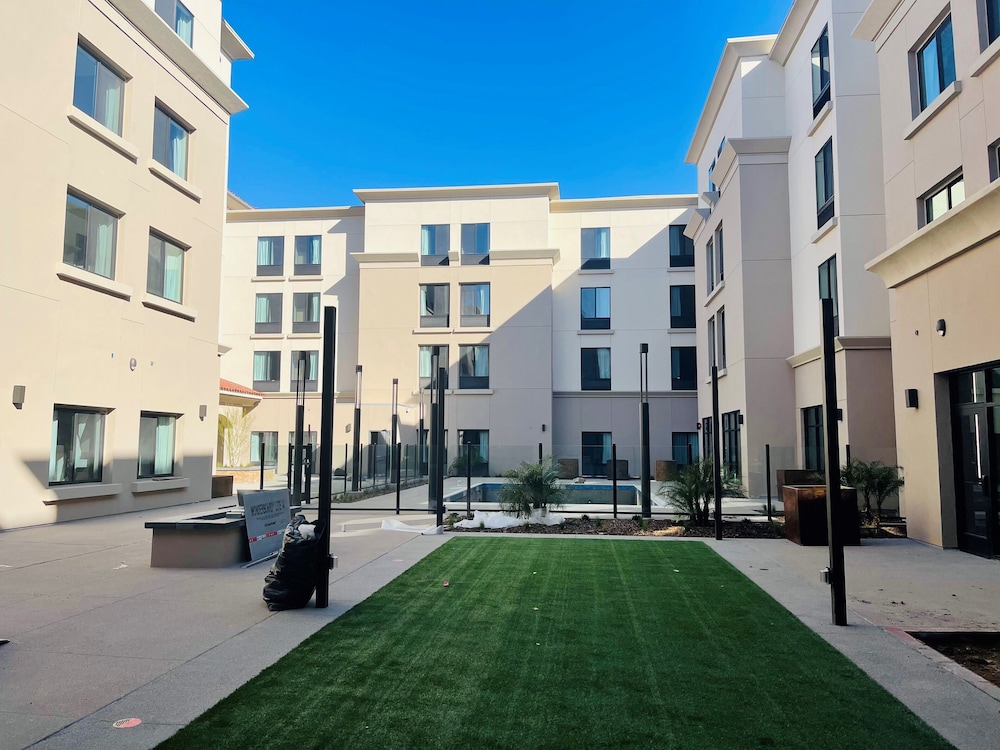 Residence Inn by Marriott Valencia - photo 33