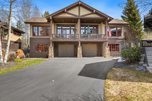 Lady Luck by the Beach Downtown Greystone unit with air conditioning in Mccall, United States