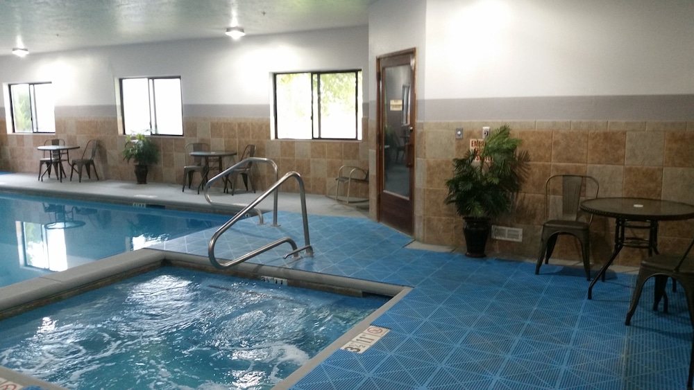Holiday Inn Express & Suites Alamosa by IHG - photo 17