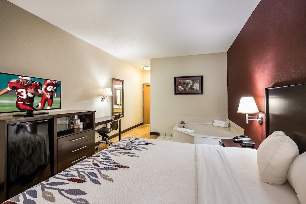 Red Roof Inn St Louis Troy IL - photo 17