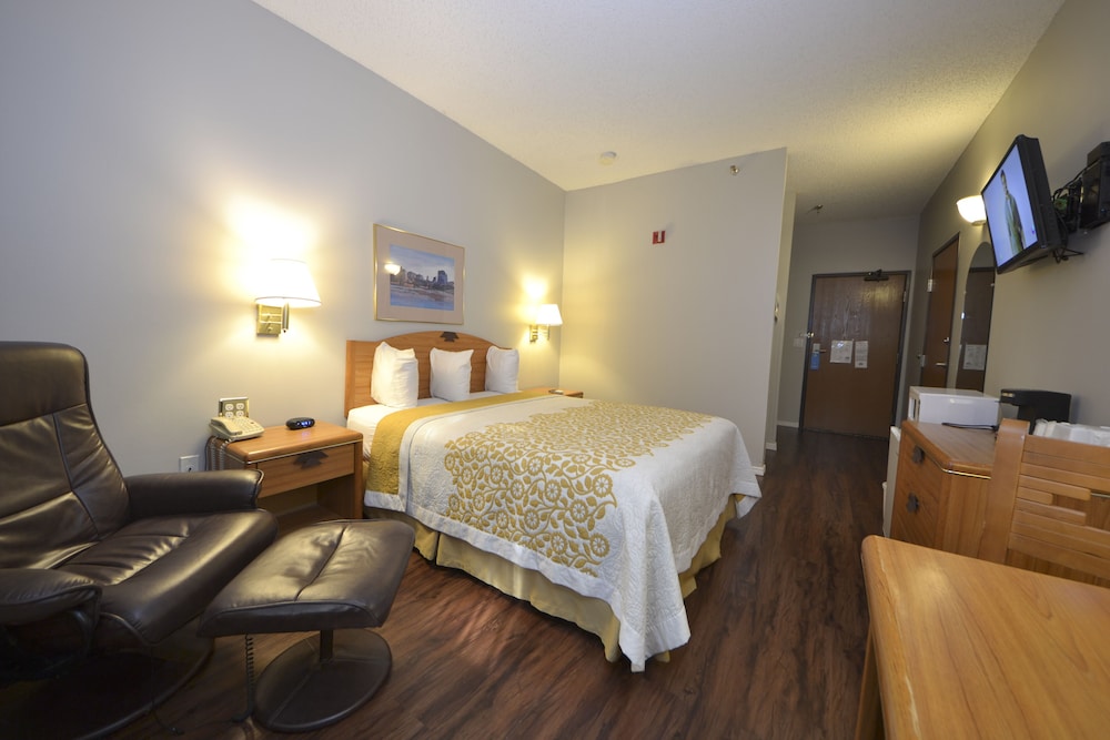 Days Inn & Suites by Wyndham Airport Albuquerque - photo 11