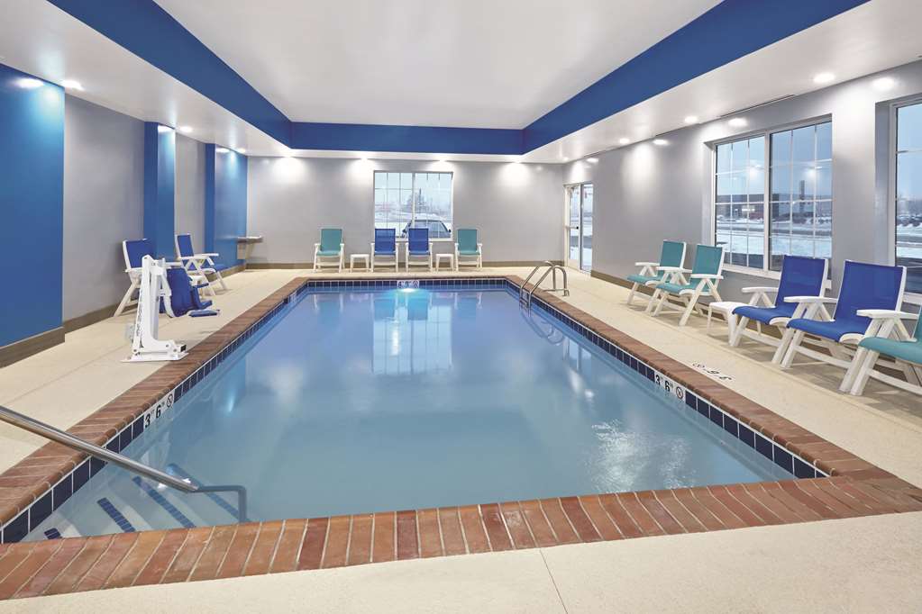 La Quinta Inn & Suites by Wyndham Springfield IL - photo 15