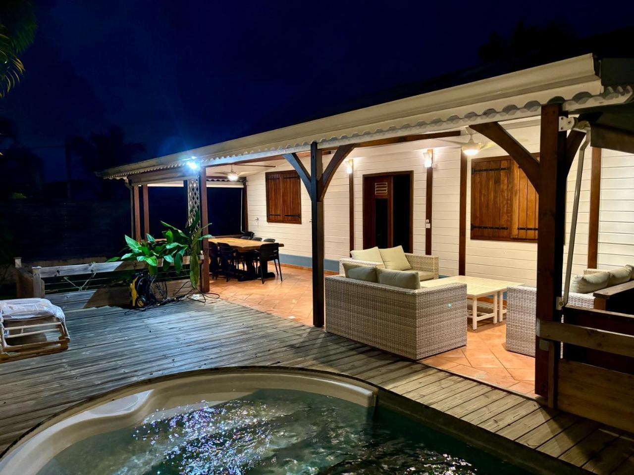 Villa Créole Avec Piscine Privée — 4-Star Luxury Hotel in Petit-Bourg, Guadeloupe