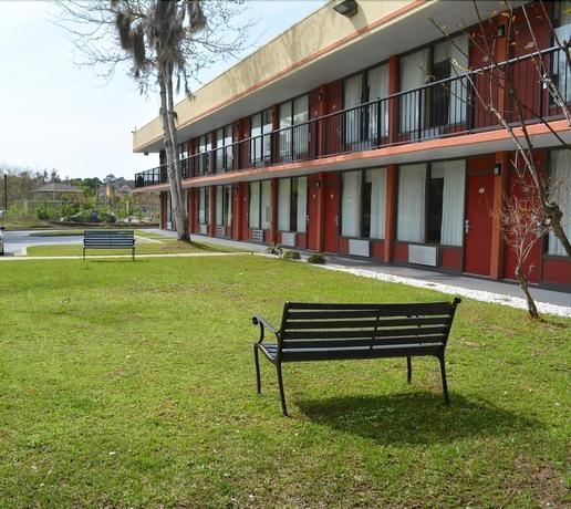 Days Inn by Wyndham Port Royal Near Parris Island - photo 17