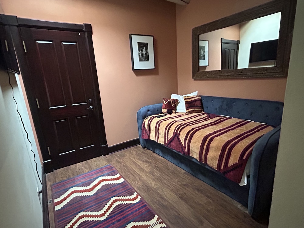 The Inn at Vanessie - photo 23